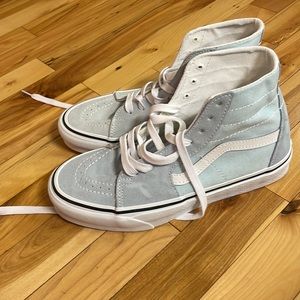 NWOT high top Vans sneakers size 8
